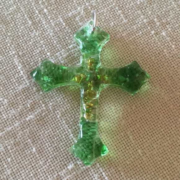Green Glass Cross Pendant - Picture 4 of 5